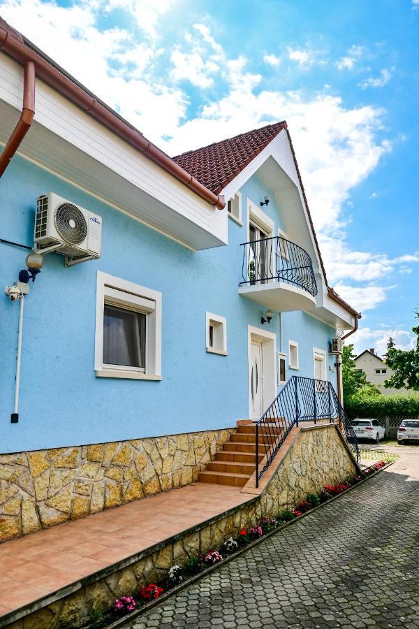 Kek Laguna Vendeghaz Balatonfured Exterior photo